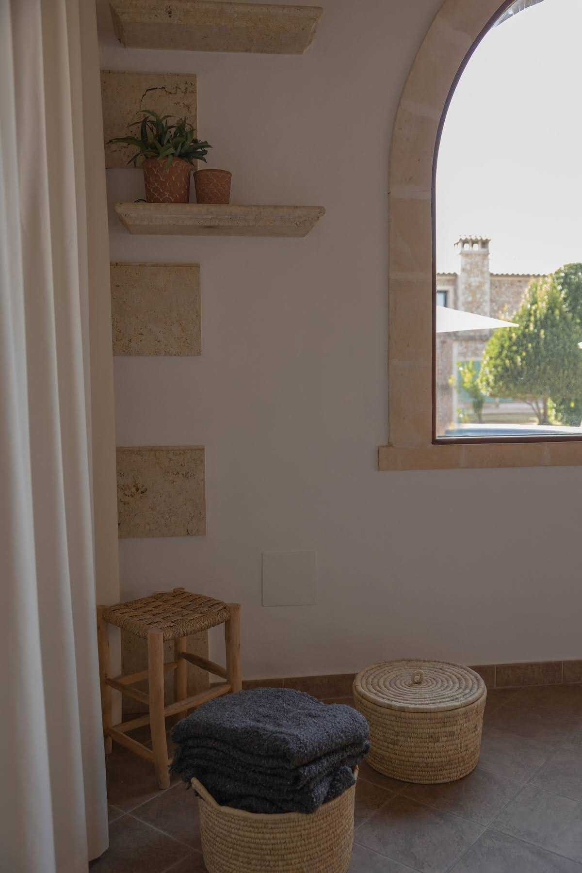 Corner of the shala by the arched window